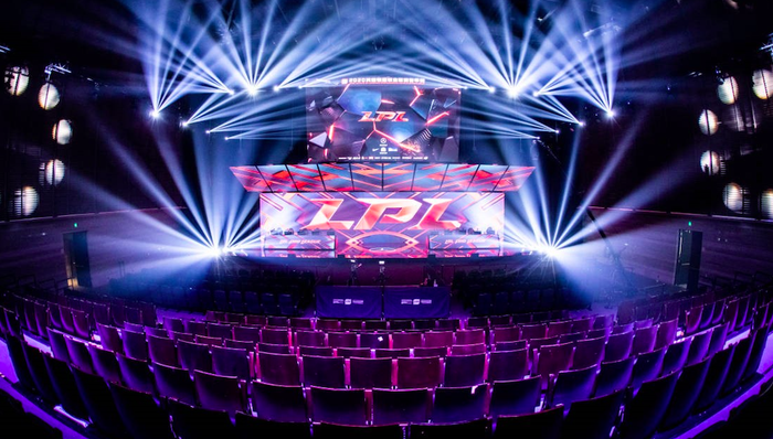 Sacrifice》S15世界赛主题曲引争议：名人堂选手镜头过多，是否偏离全球总决赛竞技精神？