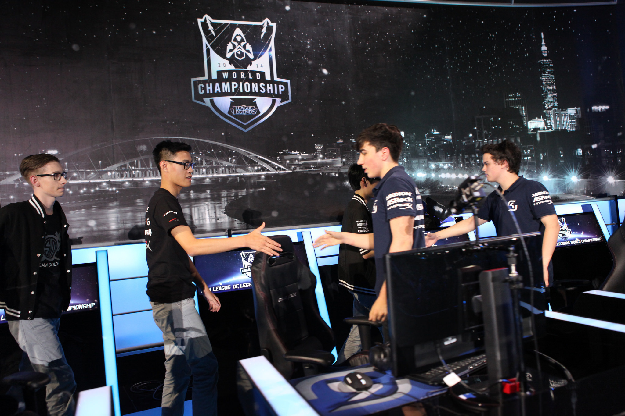 感谢陪伴！S15英雄联盟总决赛圆满落幕，我们S16再见！