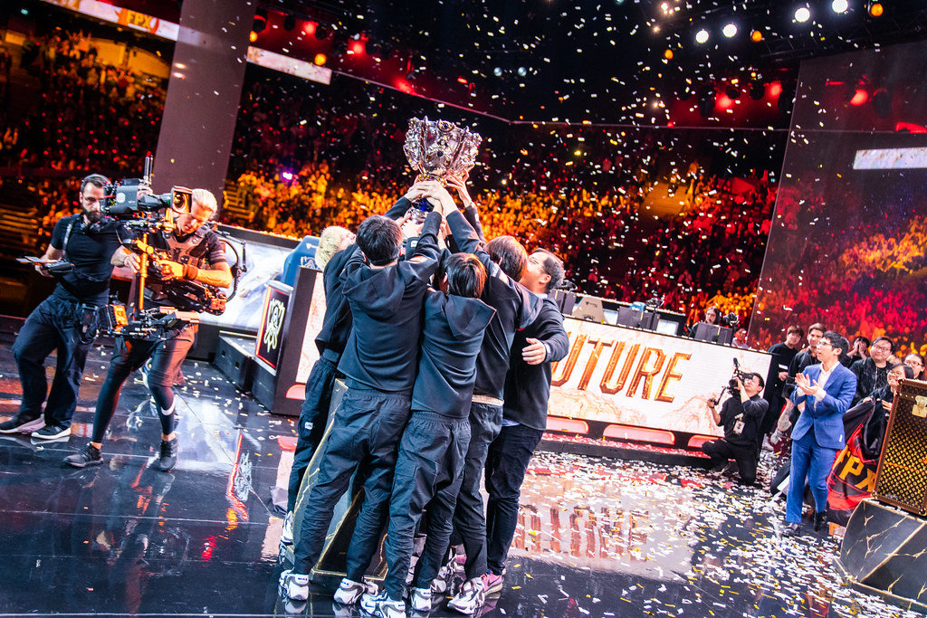 IG与T1全球总决赛对决：TheShy对决Faker电竞直播即将开启